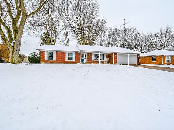 4th image of 737 Honeysuckle Dr