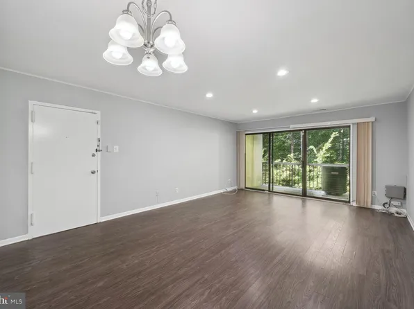10114 Campus Way S Unit 303-8C, Upper Marlboro, MD 20774