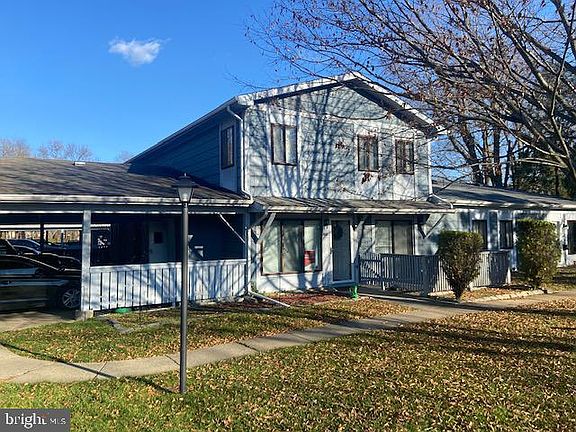 4th image of 100 Woodway Dr #100