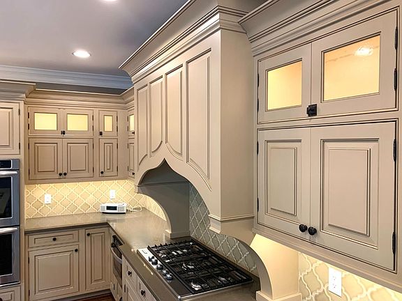 5th image of 8401 Park Place Cir