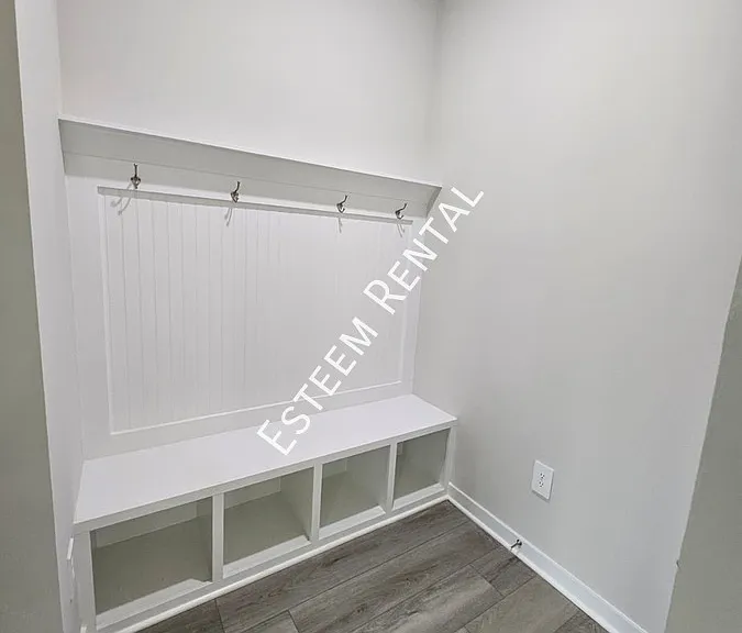 1151 Winding Spring Dr — Photo 16