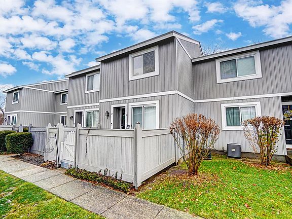 4th image of 64 Twin Lakes Dr