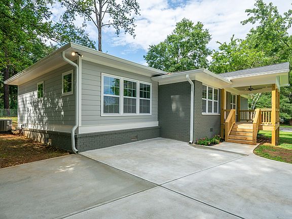 4th image of 691 Burbank Dr