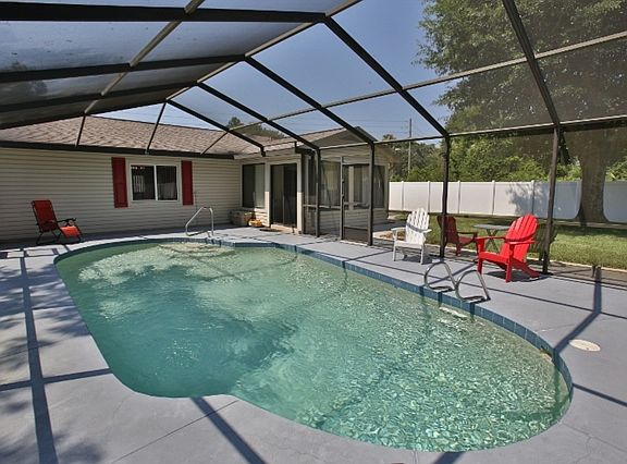 2nd image of 324 Parkview Dr