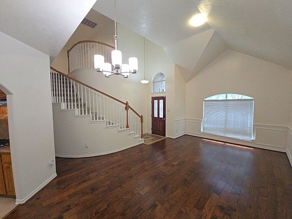 3rd image of 16514 Bluff Springs Dr