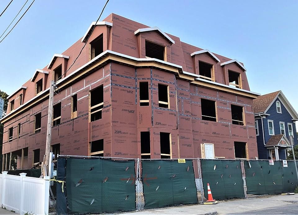 1st image of 87 Essex St APT 4