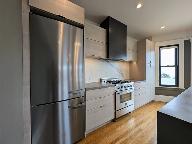 195 26th Ave #5 — Photo 5