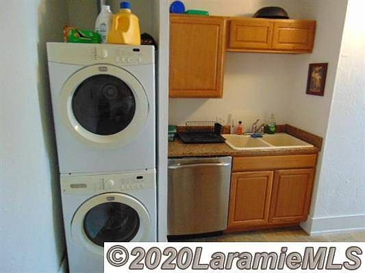 4th image of 412 & 414 Custer St