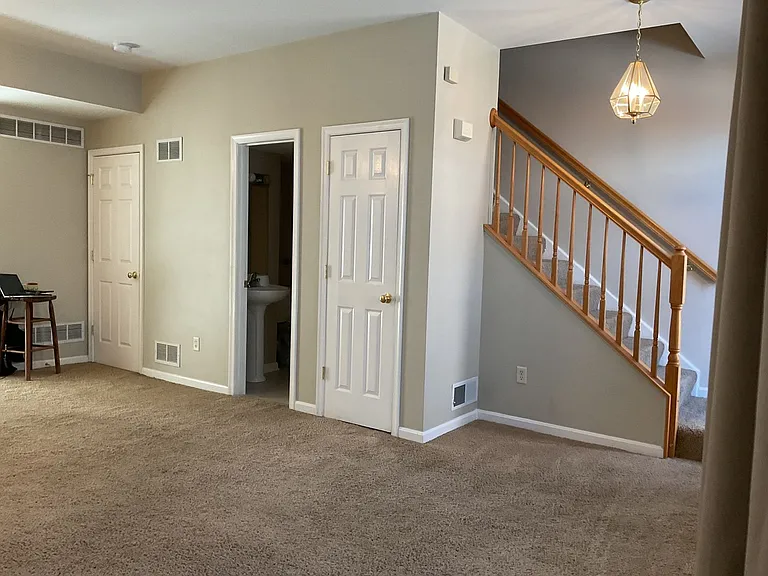 1703 Susquehanna St — Photo 9