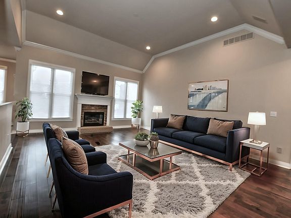 4th image of 4676 Saron Dr
