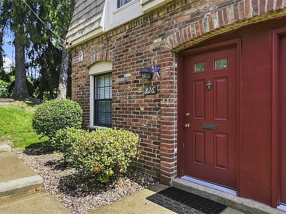 4th image of 826 Carriage Cir