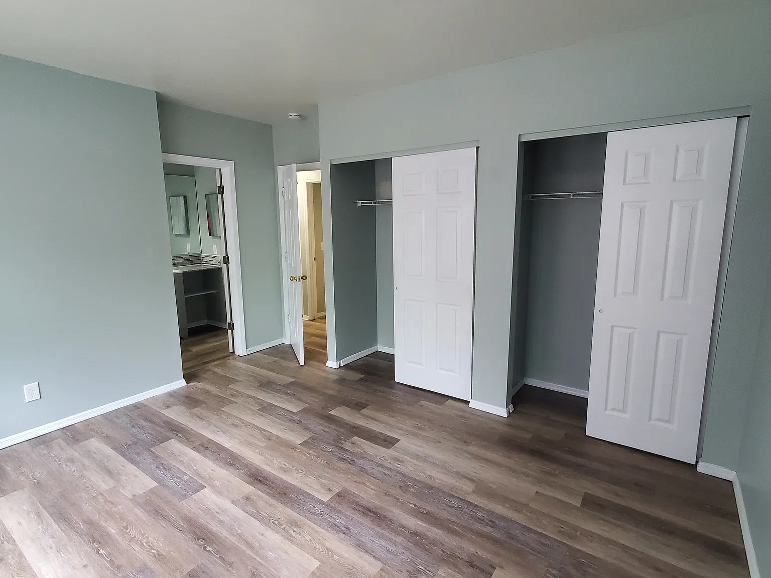 2 bed, 1000 sqft, $1,495 — Photo 2