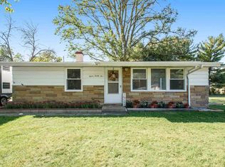 1525 Kings Ct, Mishawaka, IN 46544