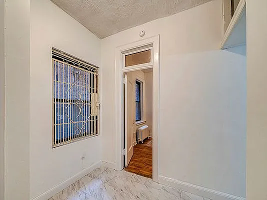 Rented by Jonis Realty | media 18