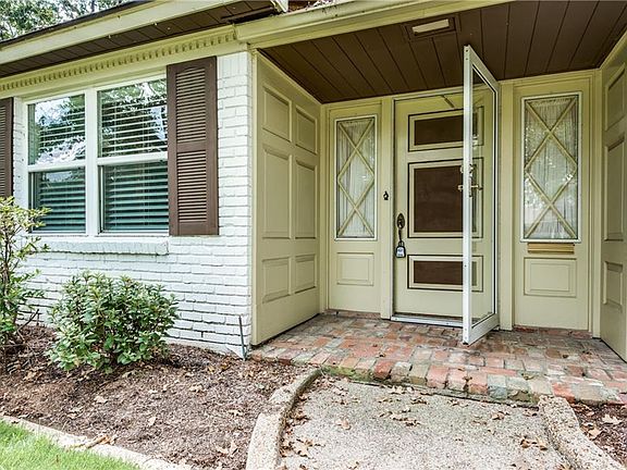 3rd image of 1908 Briarwood Ln