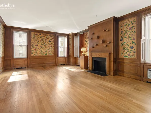 895 Park Avenue image 8 of 17