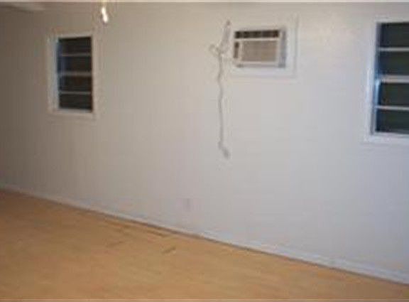 5th image of 1110 33rd St