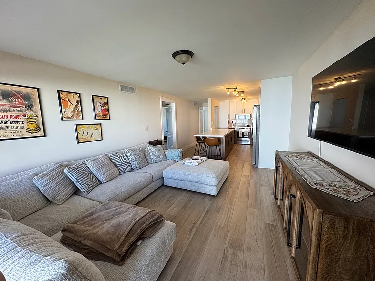 8752 SW 12th St — Photo 7