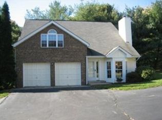 841 Fairways Dr, Oakmont, PA 15139