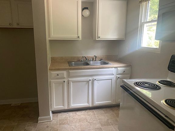 3rd image of 2105 Staunton Ave NW
