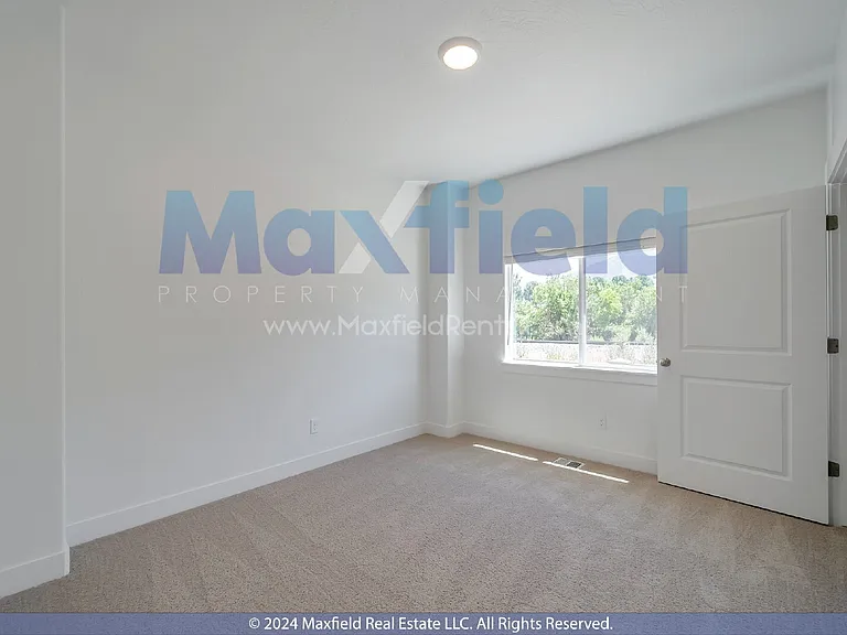 1592 N 1950 E — Photo 9