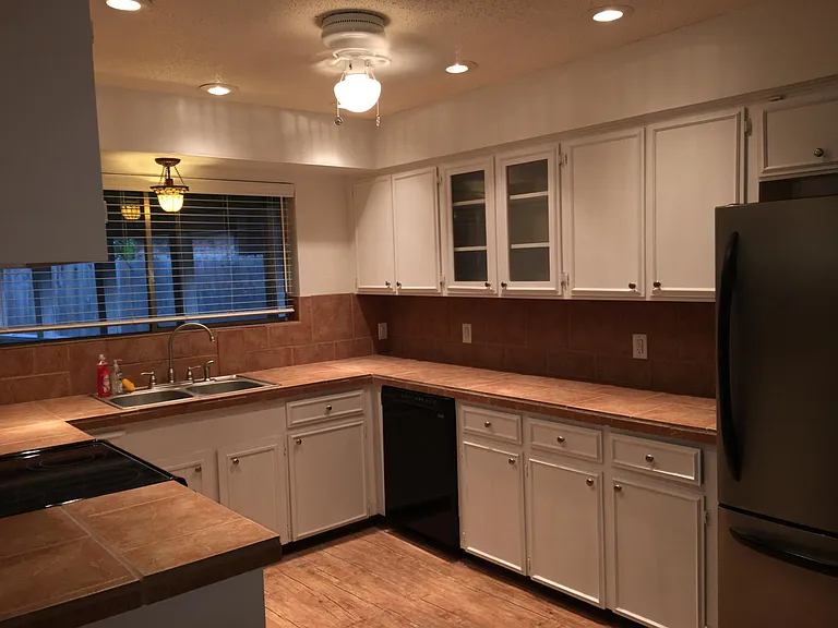 2300 Timberline Dr — Photo 2