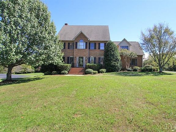 5th image of 810 Lake Vista Dr