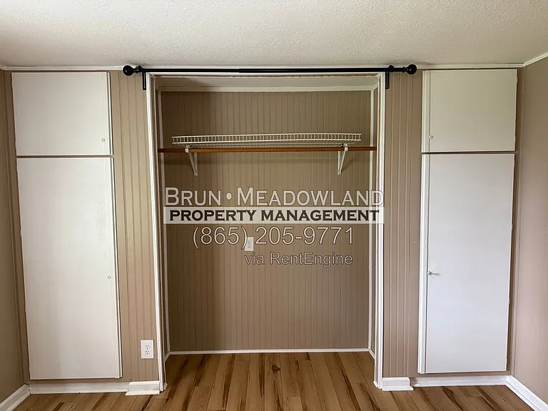 2250 Woodby Ln — Photo 16