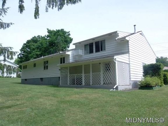 2nd image of 7 Bayberry Ln