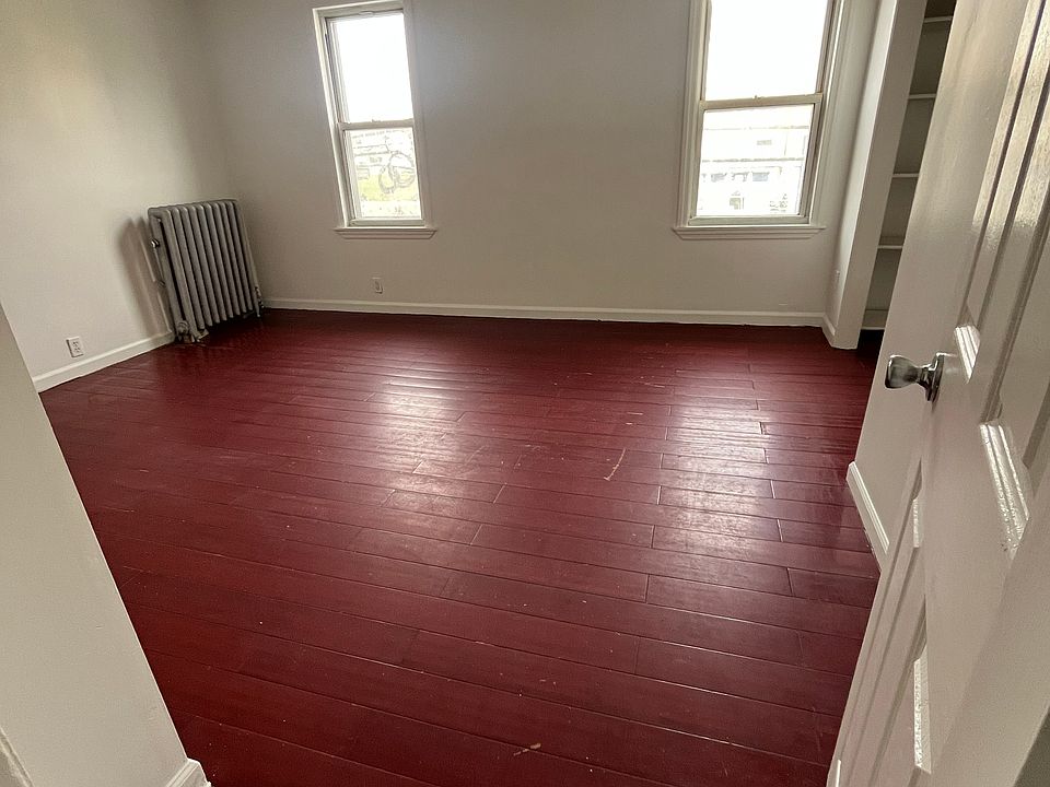 1st image of 40 W Grant Ave Floor 2