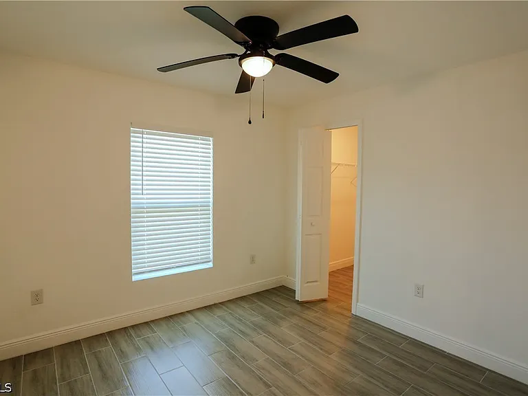 917 Graystone Ave — Photo 11