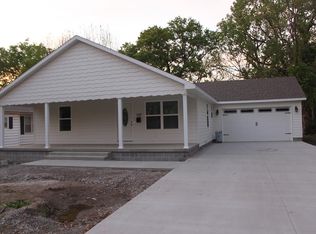 107 E Lanyon St, Frontenac, KS 66763