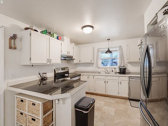 3rd image of 3214 Coraly Ave
