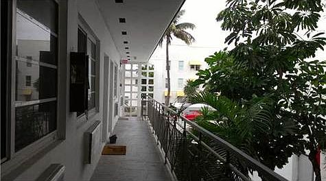 4th image of 1524 Lenox Ave APT 8