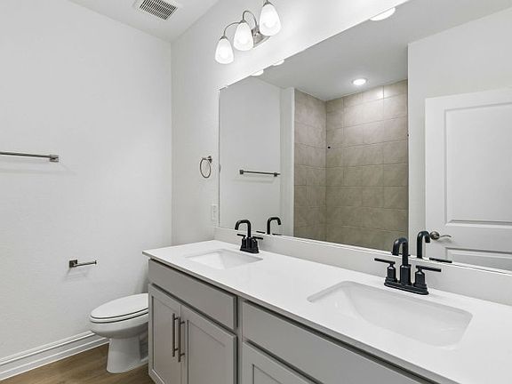 Secondary bath with double vanity
