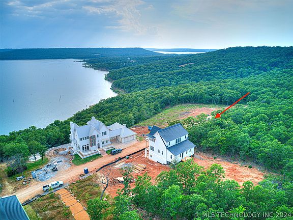 3rd image of 132 Greenway Way