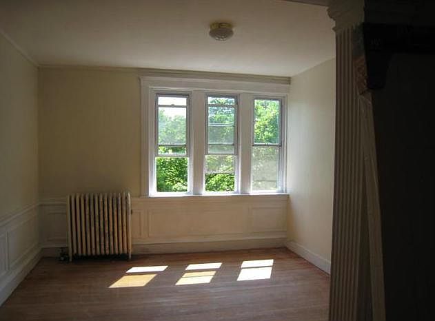 1st image of 56 Egmont St #100