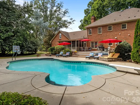 21316 Sandy Shore Ln, Cornelius, NC 28031