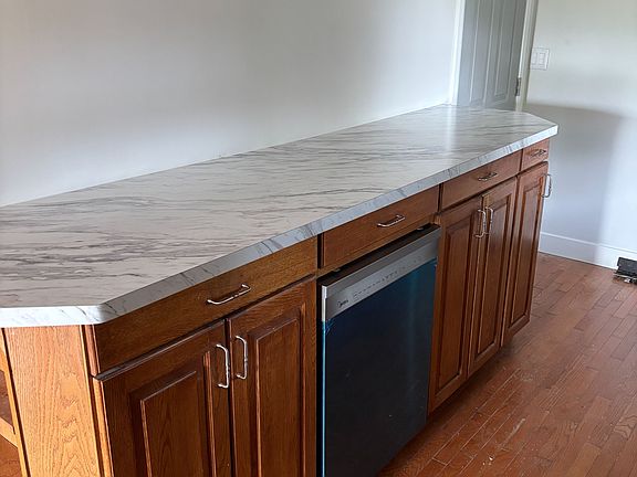 4th image of 5648 Royal Manor Dr