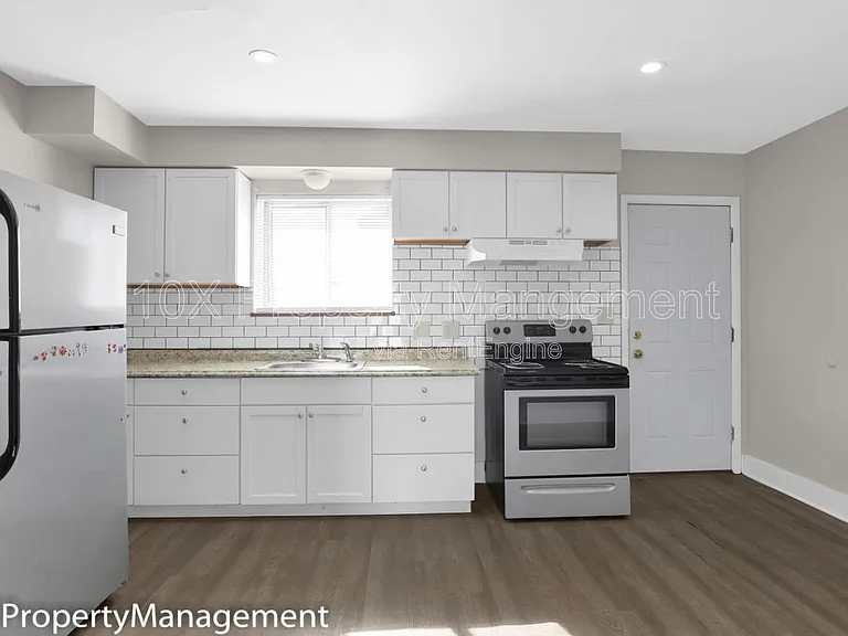 3257 Cleveland Ave #C — Photo 9