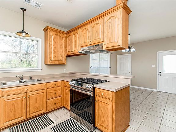 5th image of 40052 Browns Oak Ln