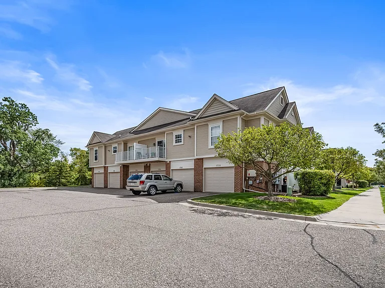 17200 Addington Dr — Photo 28