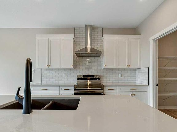 3rd image of 103 Riverford Close W