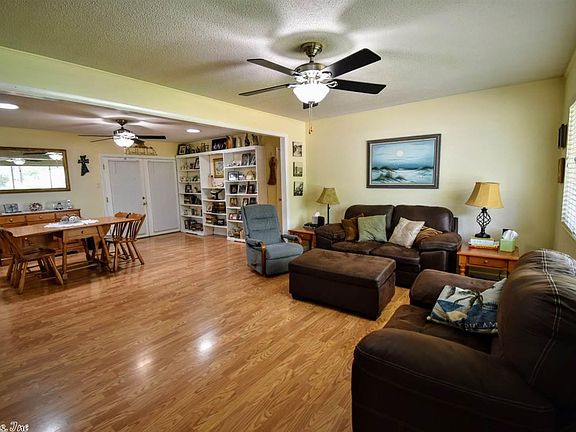 4th image of 226 Fruitwood St