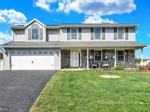 30 Meadow Dr, Newmanstown, PA 17073