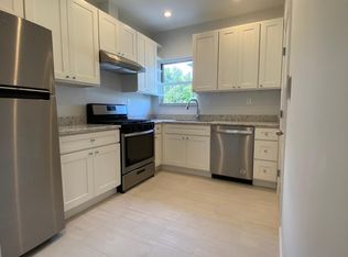 38 Hicks Ln #A, Great Neck, NY 11024