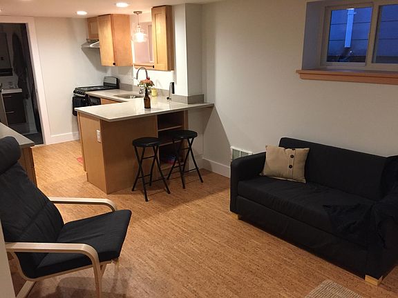 Living, cooking and dining area