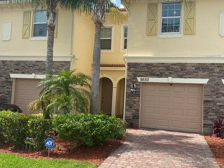 9550 SW Purple Martin Way — Photo 1