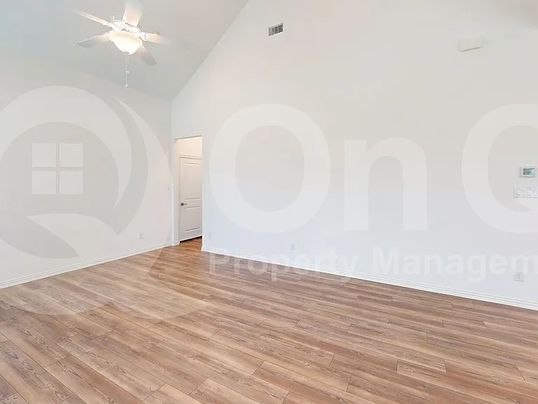 1401 Bonsmara Dr — Photo 6