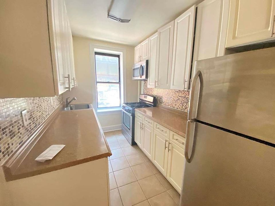 1st image of 30-10 Broadway #2D